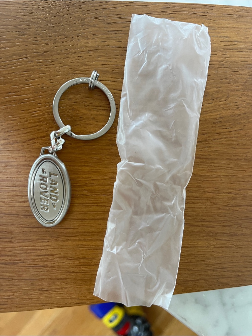 Land Rover Brushed Silver Oval Emblem Keyring Fob New